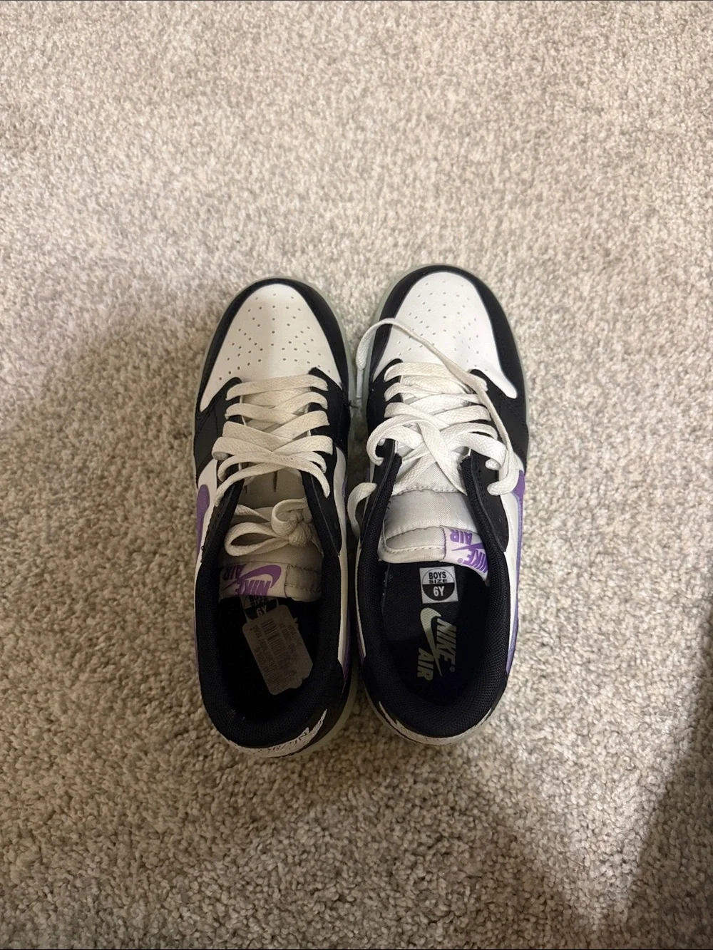 Nike Low-Top Sneakers in White, Black and Purple